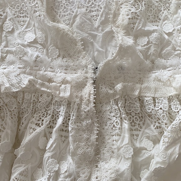 White lace top - Picture 2 of 4